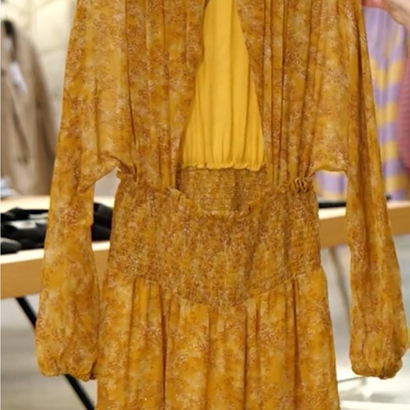 Astr the label Floral print smocked waist dress in mustard package unopened - Picture 7 of 9